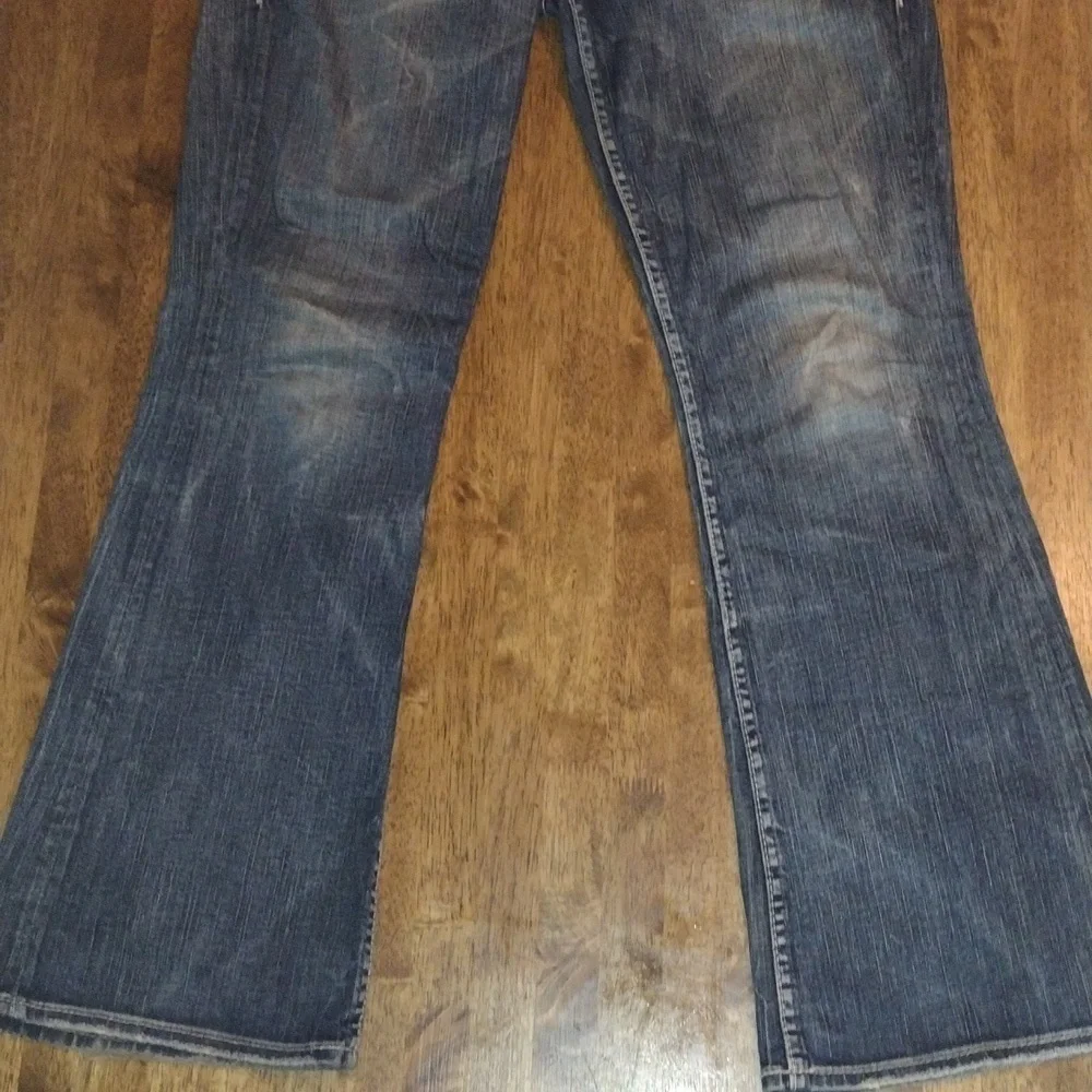Silver Jeans Co Lola denim Medium Wash jeans Flare 29